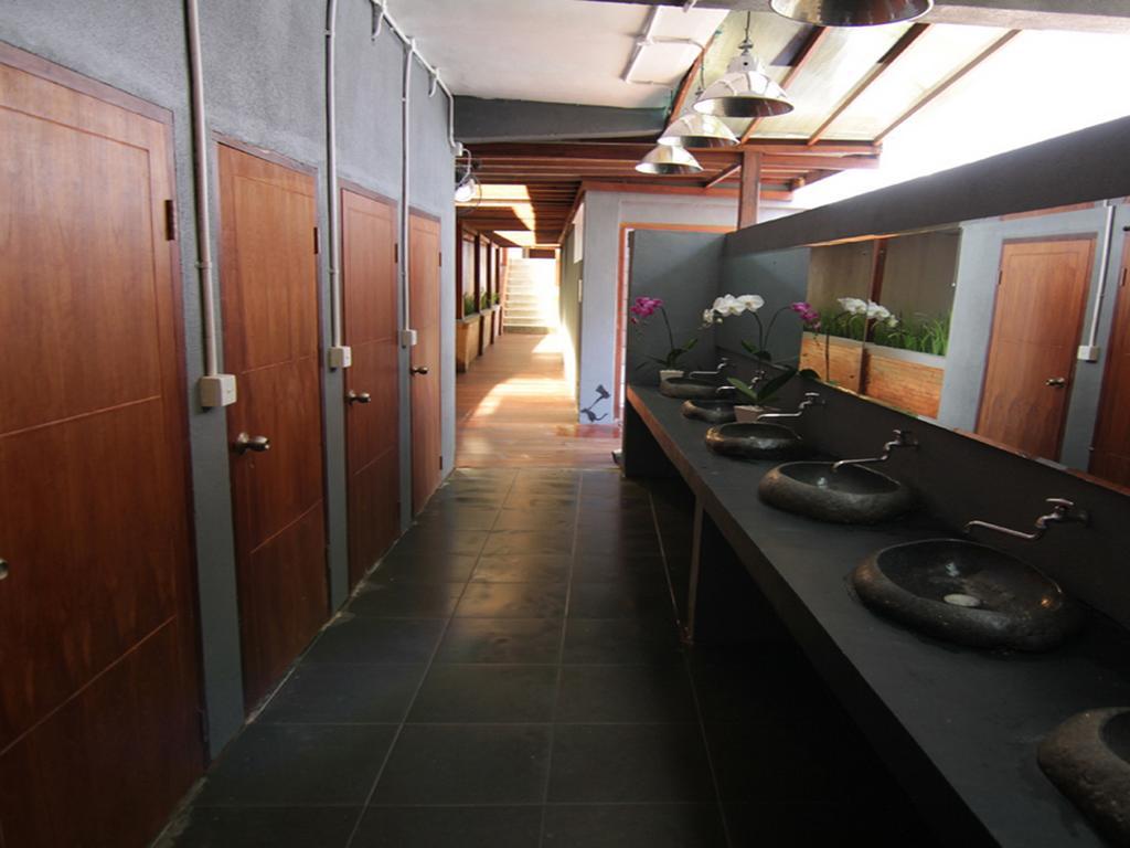 Kayun Hostel Downtown Кута Стая снимка