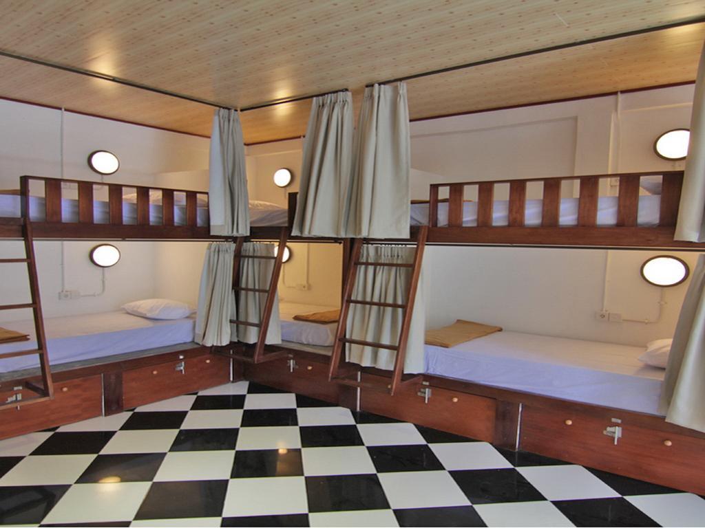 Kayun Hostel Downtown Кута Стая снимка