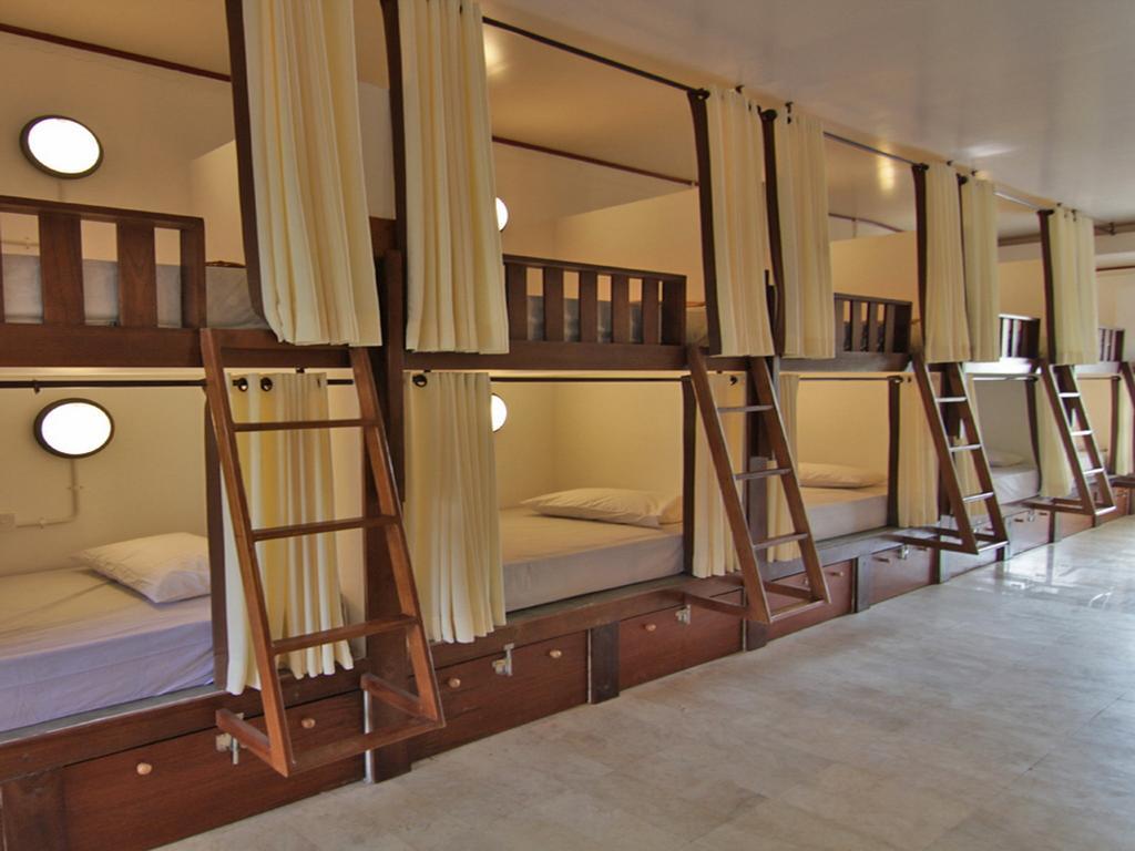Kayun Hostel Downtown Кута Стая снимка